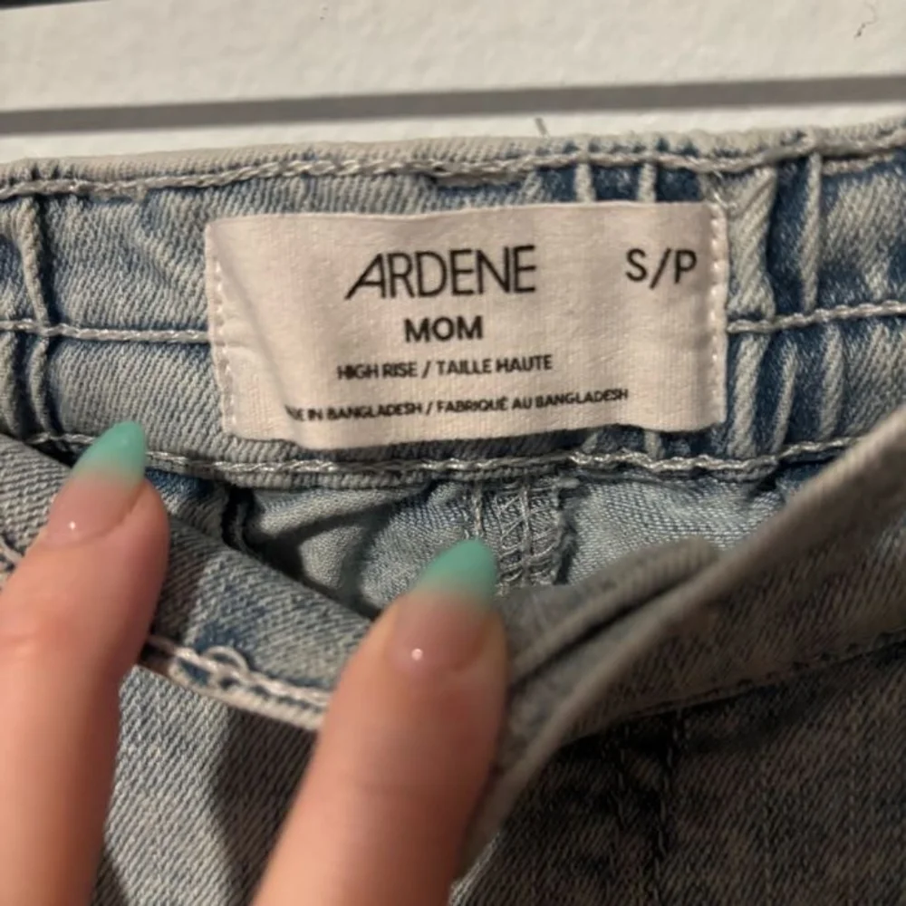 Ardene Mom Cargo High Rise Light Wash Elastic Waist Jeans Size S